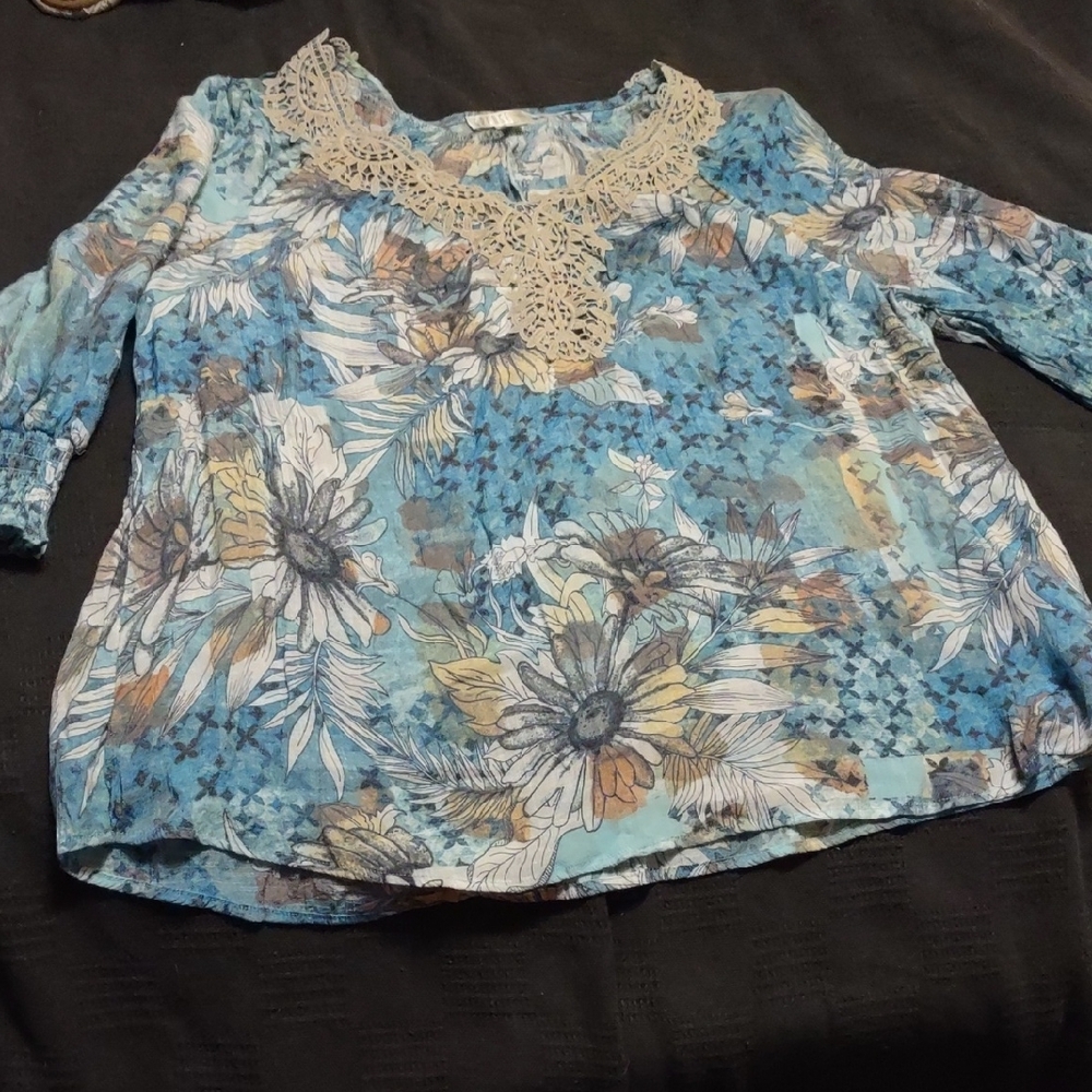 Spense Blue Floral Blouse with Lace Trim